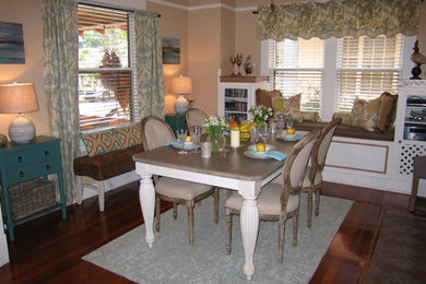 Example of a dining room design in Tampa