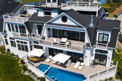 Beach style home design photo in DC Metro