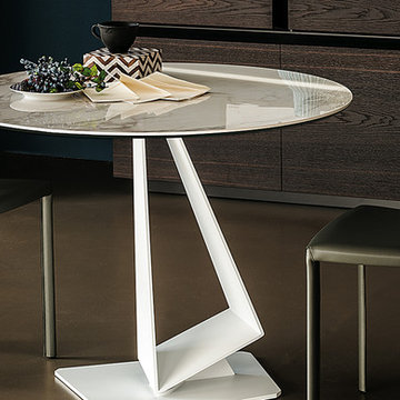The Roger Keramik Bistro Table by Cattelan Italia