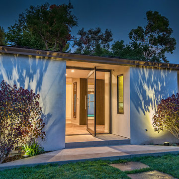16957 Mooncrest Drive, Encino, California