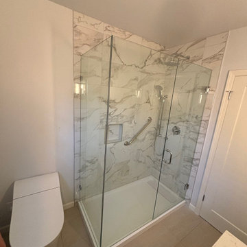 Cozy Tiled Bathroom