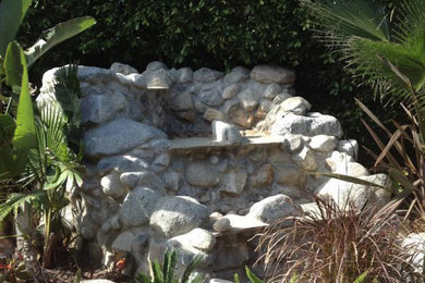 Inspiration for a landscaping in Los Angeles.