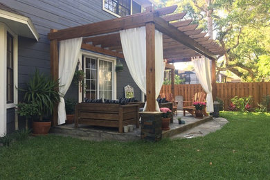 Inspiration for a timeless home design remodel in Tampa