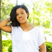 Monique Lewis's photo