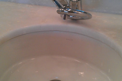 Inspiration for a timeless bathroom remodel in Miami