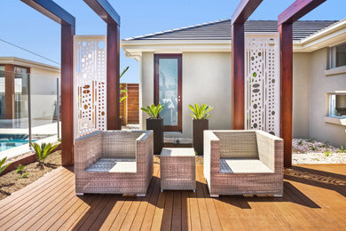 Patio - modern patio idea in Miami