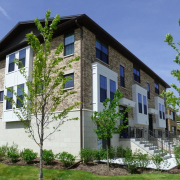 Beautiful Row-homes Ideally located in Downtown Mount Prospect