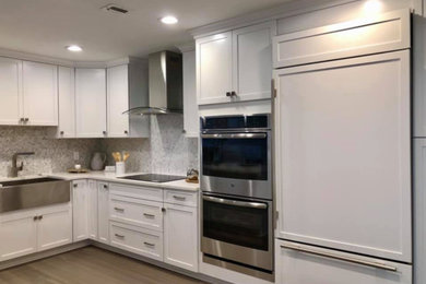 Kitchen photo in Jacksonville