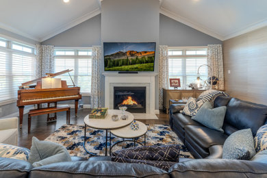 Inspiration for a mid-century modern living room remodel in New York