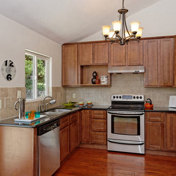 7981 Surrey Lane. Oakland, 94605