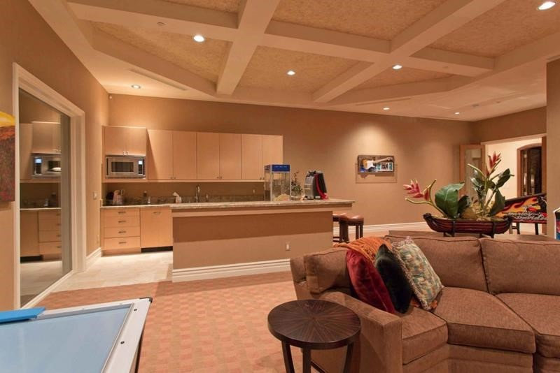 Weiss Residence