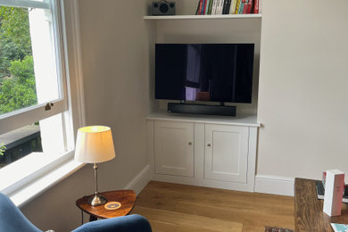 Photo of a traditional living room in London.