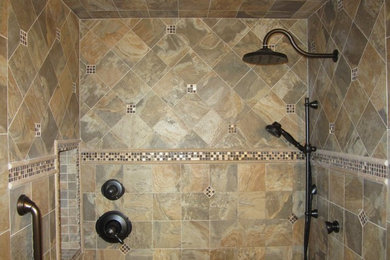 Bathroom - bathroom idea in New York