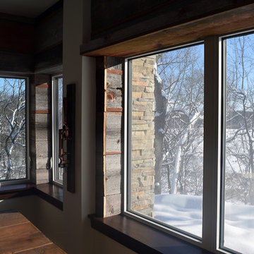 Lower Level Bar, views to the Lake