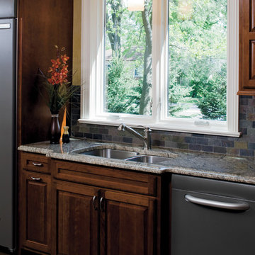 Create a light breeze with Pella® ProLine® 450 Series® casement windows