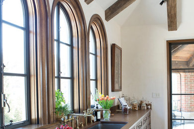 Elegant kitchen photo in New York