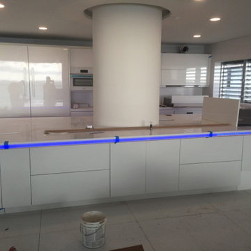 Ocean Front Custom Apartment in Waikiki