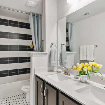 Dallas, Texas | Verona - Journey Latitude Secondary Bathroom