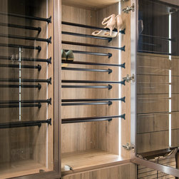 Wellborn Cabinet's Aspire Series - Regal Door Collection - Brilliant Door Collec - Closet Storage