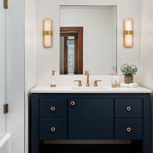 zoes bathroom