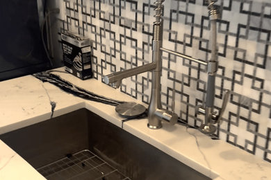 Laundry room photo in Other