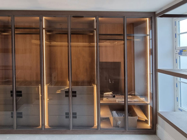 Closet Reach-In