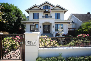 Exterior home idea in Vancouver