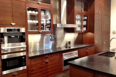 Transitional kitchen photo in New York