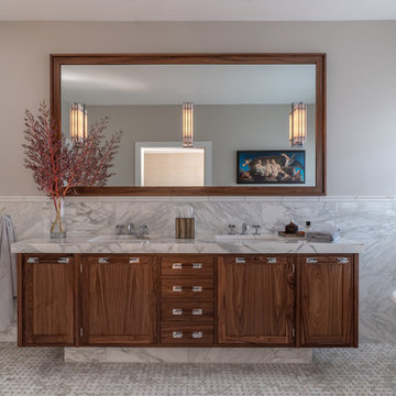 Master bathroom in Calacatta Gold