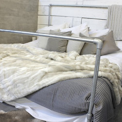 Harveer Galvanised Steel Pipe Super Kingsize Bed - Metal Bed Frames