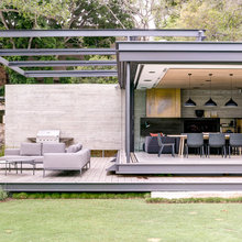 Pergola & Bar