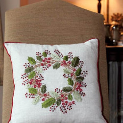 Winterberry Wreath Toss Pillow - Holiday Accents And Figurines