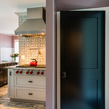 Vintage Kitchen loaded with High Tech