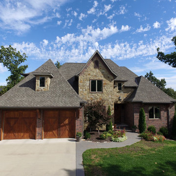 Red Fox Run - TAMKO Heritage Vintage shingles in Weathered Wood