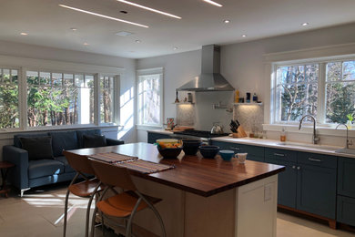 Example of a trendy kitchen design in New York