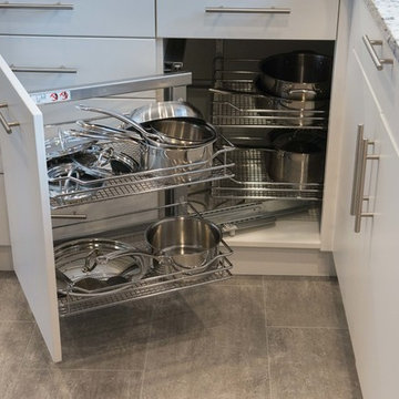 Lazy Susan Pull-out