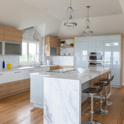 Inspiration for a contemporary kitchen remodel in DC Metro