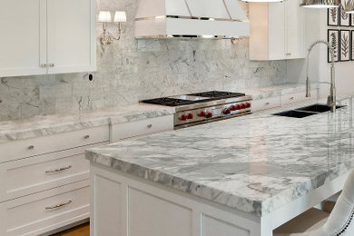 Example of a classic kitchen design in Phoenix