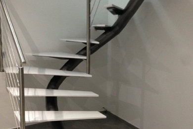 モンペリエにあるおしゃれな階段の写真