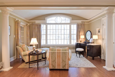 Example of a classic bedroom design in New York