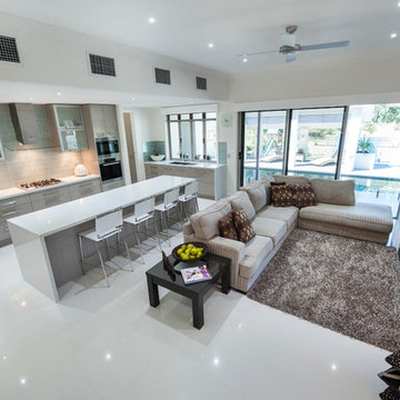 Retreat Avenue Residence - Living room/Kitchen