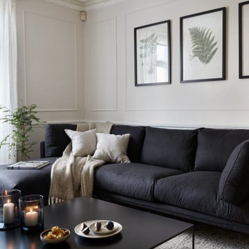 Calm Living Room with Mouldings