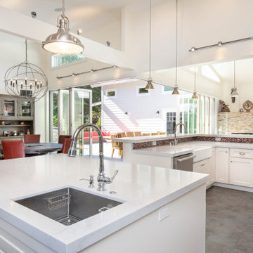 Walls Disappear Creating an Indoor/Outdoor Lifestyle with Zero Corner Bifolds