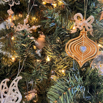 HOLIDAY DECORATING