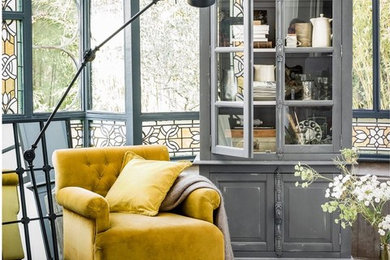 Cette image montre un salon traditionnel.