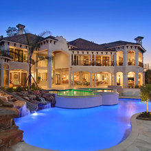 Rear Exterior/Backyard/Pool/Patio Seating/Outdoor Kitchen