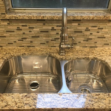 Kitchen Backsplash - Linear Mosaic and Glass with Santa Cecilia Granite Counter