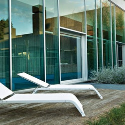 Lazy Sunbed by Serralunga - Outdoor Chaise Lounges