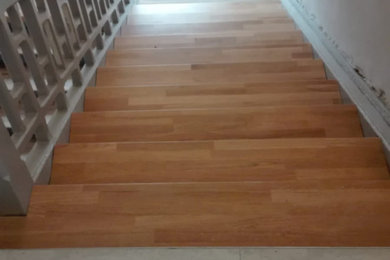 Neue Treppenstufen auf Historischer Holztreppe, Objektbereich