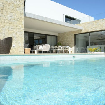 VIVIENDA ENTRE PINOS